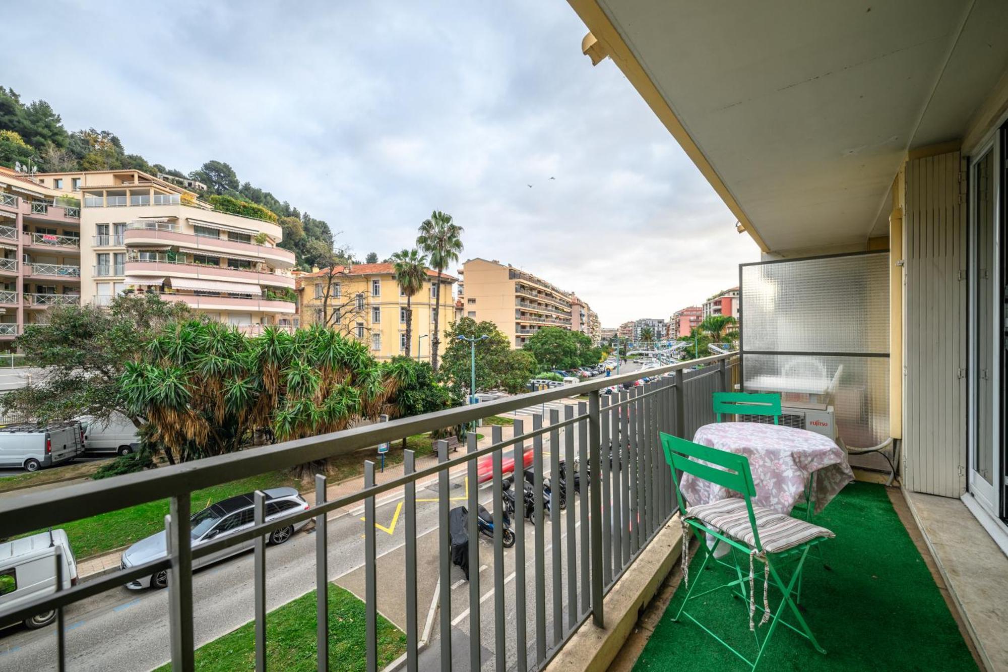 Le Landelle - Centre- Climatisation -Proche Gare Sncf Lägenhet Menton Exteriör bild